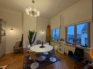 Ruim appartement met twee slaapkamers en twee badkamers te huur, gelegen op de derde verdieping in de geliefde Zurenborgwijk, op wandelafstand van...