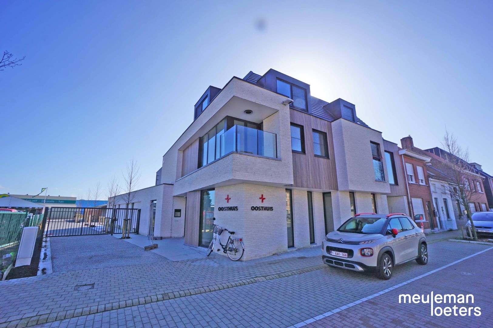 Bovengrondse parkeerplaats in het centrum - foto 4