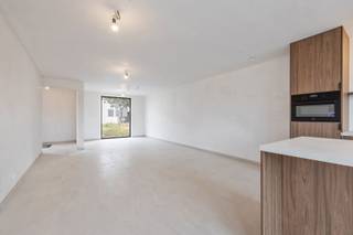 Ben je op zoek naar een energiezuinige, moderne nieuwbouwwoning op een rustige ligging met vlotte verbinding naar E17, Beveren en Sint-Niklaas?Ontdek...