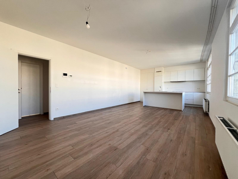 Aangenaam 2-slaapkamerappartement met terras - foto 4