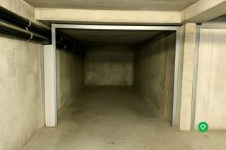 Deze ondergrondse garage (18,75 m²) bevindt zich in het hart van Gistel, op de hoek van de Neerhofstraat en de Bruidstraat, op wandelafstand van...