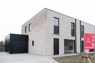 Project Tabaksveld bestaat uit 2 tijdloze en kwalitatieve halfopen woningen. De woningen zijn gelegen op het einde van een doodlopende straat in...