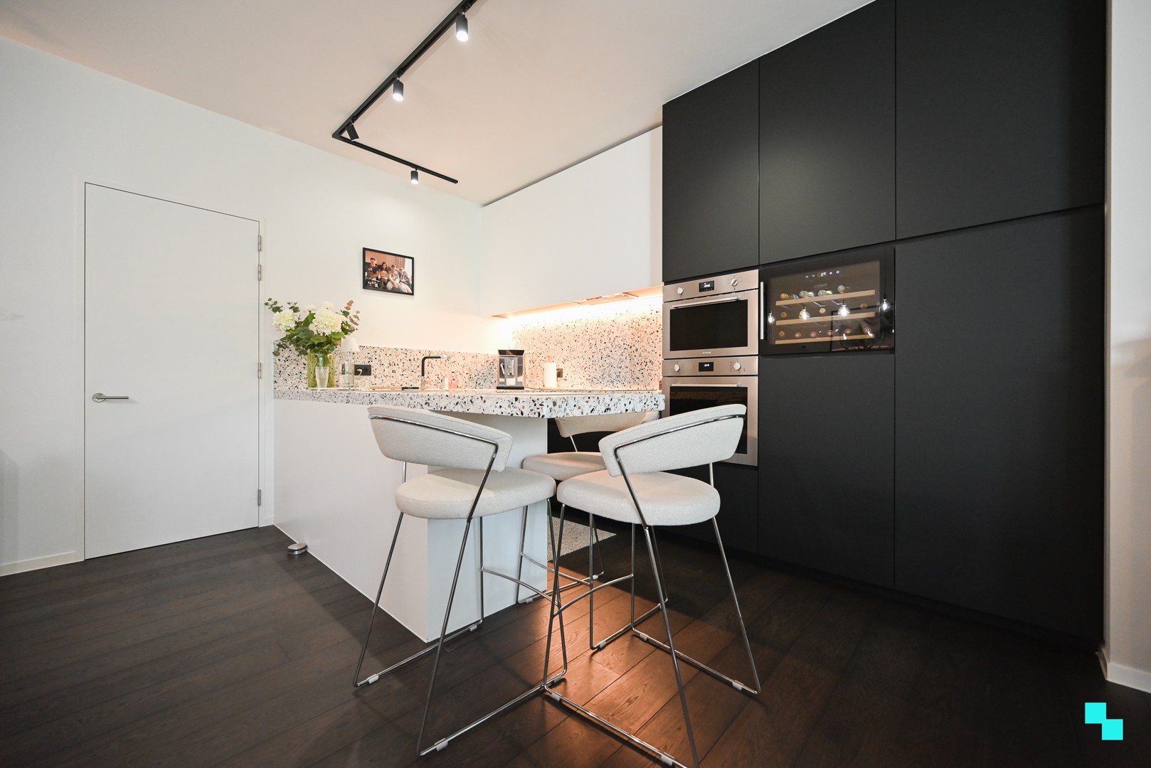 Uitzonderlijk hoogwaardig afgewerkt gelijkvloers appartement langs de Mandel - foto 4