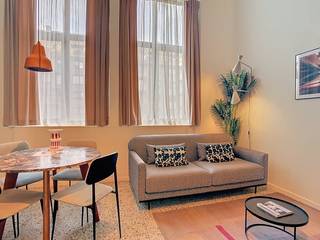 Ce petit appartement avec coin couchage séparé à vendre à Berchem est situé dans un immeuble résidentiel collectif au deuxième étage et dispose d'une surface habitable de 41 m². Disposition :- Hall d'entrée avec placards intégrés- Salon avec coin couchage- Cuisine- Salle de bain avec douche à l'italienne- ToiletteAvantages :- revenus locatifs garantis- Installations communes- Immeuble récent- ÉPIQUE BCet appartement est vendu pour un prix demandé de 169 000 euros et bénéficie d'un rendement locatif mensuel garanti.Ne peut être acheté qu'à titre d'investissement et ne peut donc pas être acheté pour un usage personnel.Vous êtes intéressé par un appartement ou une maison à vendre à Anvers ? N'hésitez pas à nous contacter. Si vous souhaitez vendre votre propre propriété, veuillez nous contacter pour une estimation gratuite, par téléphone au 03/206.76.76 ou par e-mail à antwerpen@dewaele.com.Vous pouvez également toujours vous adresser à nous pour toutes autres questions concernant l'immobilier, l'achat ou la vente