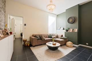 Karaktervolle woning in Sint-Niklaas, gelegen aan de stadsrand met vlotte toegang tot invalswegen. Deze ruime woning combineert hoge plafonds en...