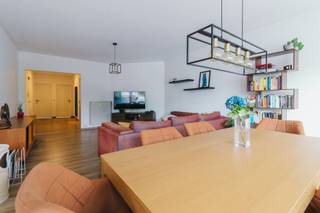 Bent u op zoek naar een instapklaar en ruim appartement in een verzorgd gebouw? Dan is dit lichtrijke appartement zeker een bezoek waard! Gelegen...