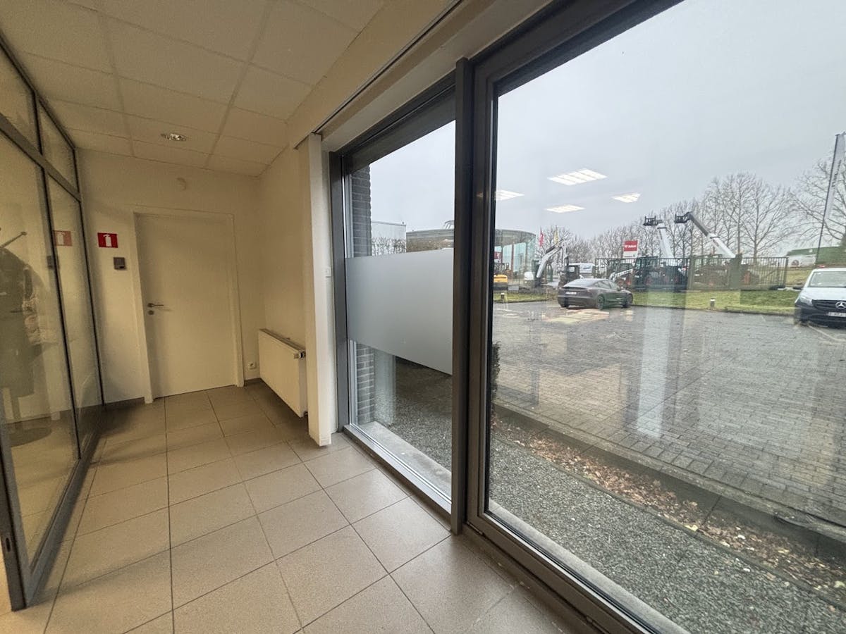 Kantoor te huur van ca. 245 m² te huur in Waregem. - foto 5