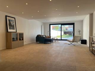 Bent u op zoek naar een instapklare woning? Graag ook een zongerichte tuin? Mis deze kans niet.Deze woning werd het afgelopen jaar volledig gestript,...