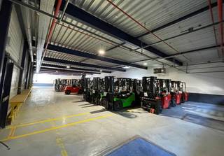 Logistieke ruimte te huur gelegen langs de Gustave Demeurslaan 69 in Beersel.Het pand heeft een totale oppervlakte van 550 m² en ligt op slechts 950...