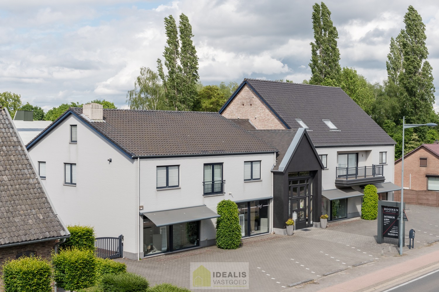 INSTAPKLARE HANDELSRUIMTE VAN MAAR LIEFST +- 410M² MET RIANTE WONING OP SCHITTERENDE COMMERCIËLE ZICHTLOCATIE!! - foto 3