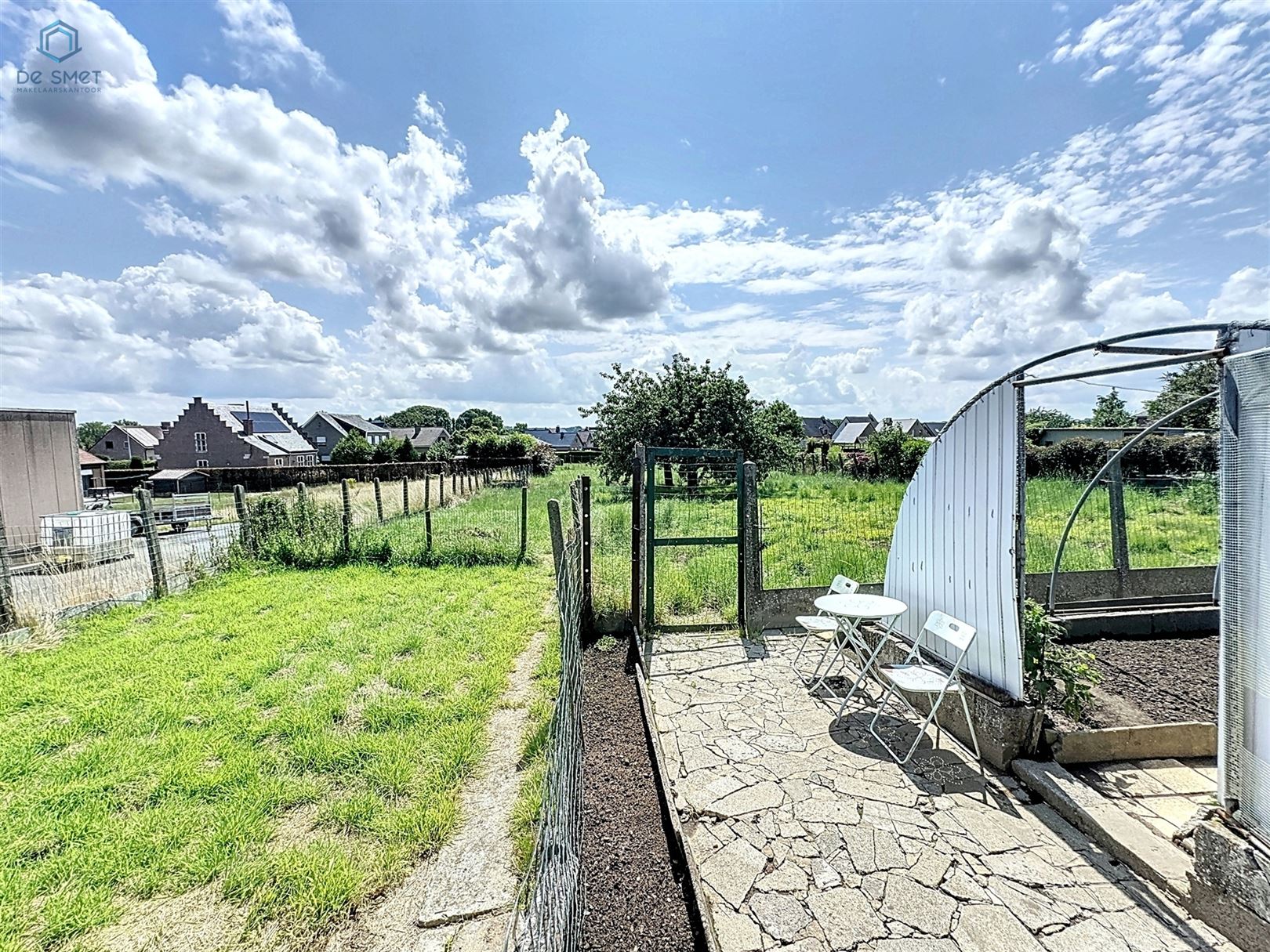 Maison à rénover avec 4 chambres, garage et magnifique jardin juste à côté de la gare de Lierde - photo 4