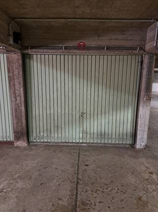 Wij bieden u een interessante opportuniteit aan binnen het garagecomplex Ten Overhoute, gelegen aan de Ringlaan 15 te Merksem.  Het betreft...