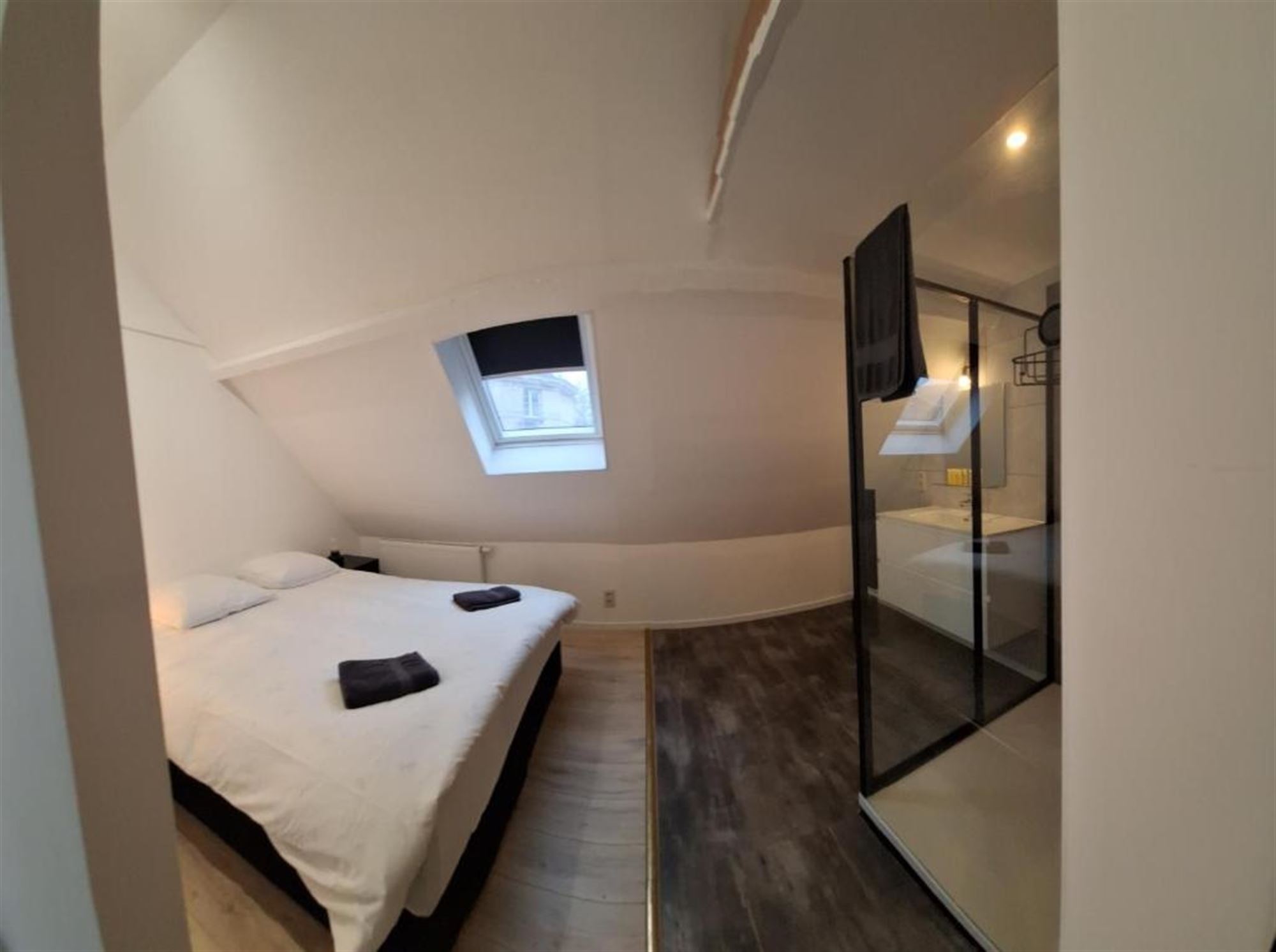 Rijwoning met 2 kamers en garage nabij Grote Markt - foto 5