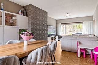 Verrassend ruime gezinswoning met 5 slaapkamers, gunstig gelegen in een landelijke omgeving te Sint-Katelijne-Waver (nabij Mechelen). Deze knappe...