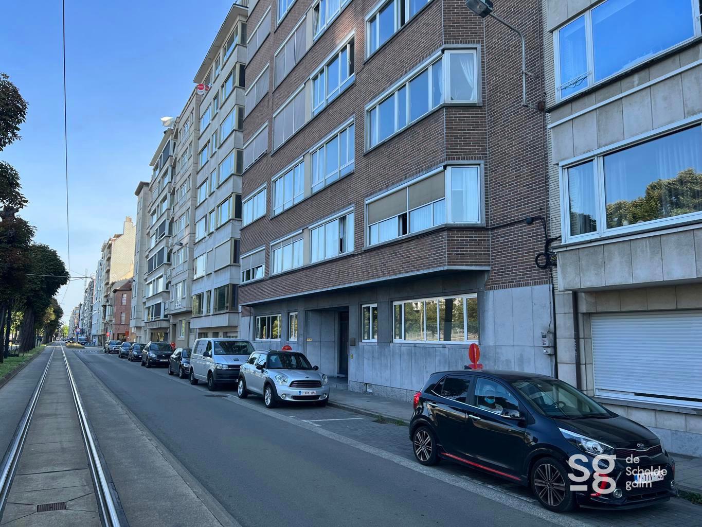 Commercial for rent in Ghent - photo 1