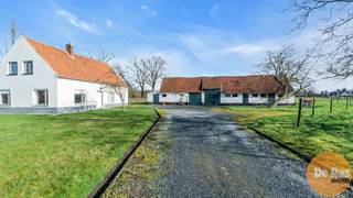 EERSTE BEZOEKDAG ZONDAG 1 MAART 2026 VAN 14U TOT 16U (ENKEL OP AFSPRAAK!!)SINT-MARTENS-LATEM – Unieke projectgrond voor 3 villa’sOp een toplocatie in...