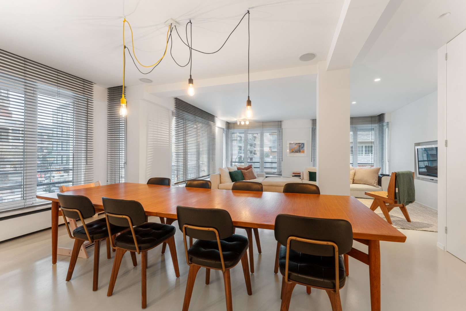 Stijlvol gerenoveerd hoekappartement met loftgevoel, ideaal gelegen aan de Dumortierlaan nabij de Zeedijk - foto 5