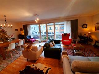 St-Andries, op wandelafstand van de SmedenpoortGEZELLIG APPARTEMENT  MET LIFT van 126m² in degelijk gebouw met 3 SLAAPKAMERS, een zonneterras en een...