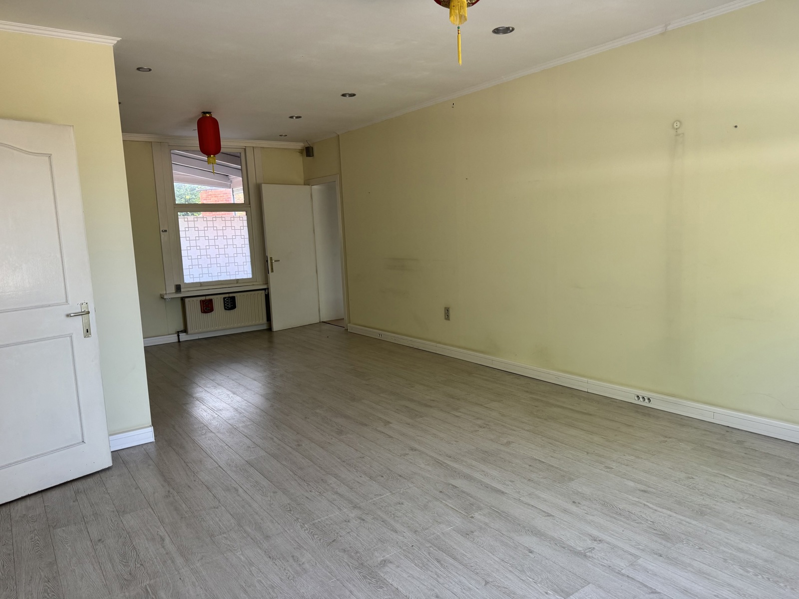Woning met 6 slpks in sterk op te frissen staat, tijdelijk te huur - foto 4