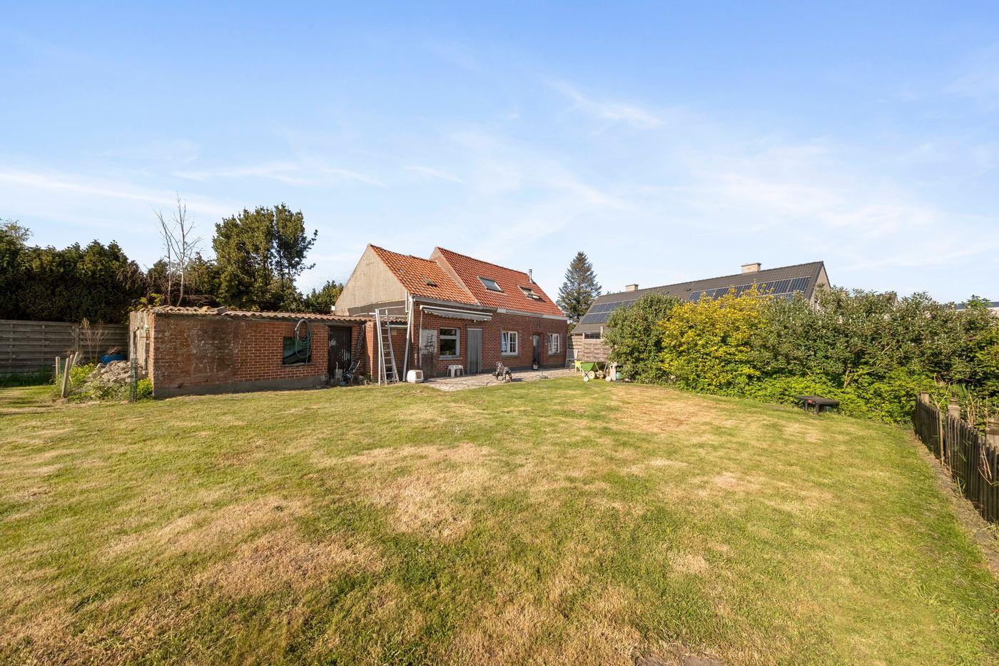 UNIEKE KANS – RUIME BOUWGROND VAN 908 M² MET VEEL POTENTIEEL TE ICHTEGEM - photo 2