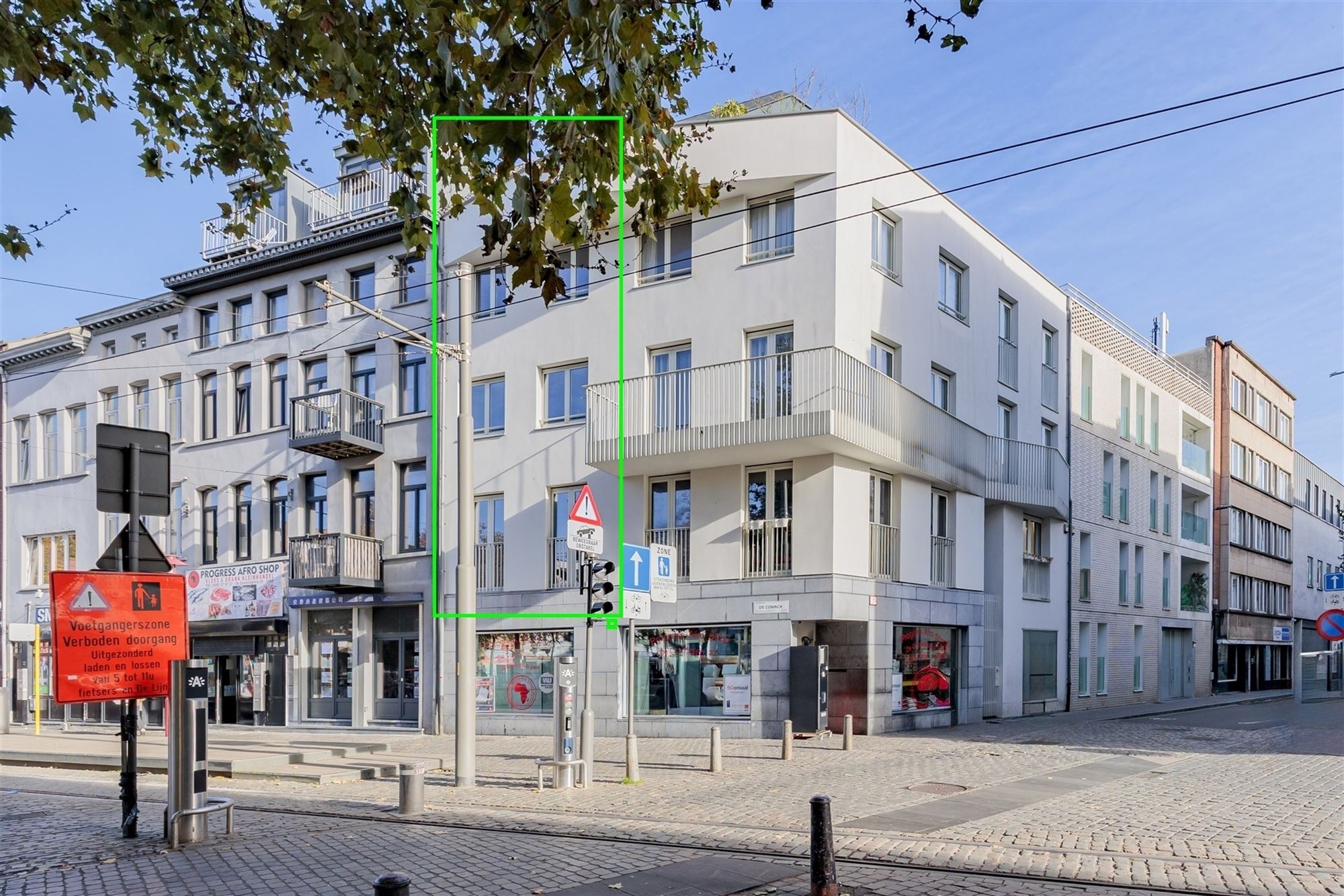 Prachtige woning met 3 slk en groot terras aan een zonnig plein - foto 1