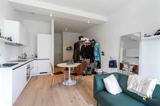 Gerenoveerde studio (43 m²) met terras (4 m²) in Antwerpen (2060). Op deze opkomende locatie op een boogscheut van Park Spoor Noord en de...