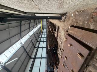 <p><span>Deze praktische en goed toegankelijke loods van </span><strong>1.130 m²</strong><span> biedt tal van mogelijkheden voor opslag, ambachtelijke activiteiten of professioneel gebruik. </span></p><p>Een veelzijdig pand dat ruimte, comfort en flexibiliteit combineert, geschikt voor diverse professionele doeleinden.</p><p>De loods is voorzien van een rolbrug (6,3ton)</p><p><br /></p><p>De loods kan samen gehuurd worden met de grote loods met nummer 9B.</p><p><br /></p><p>De huurprijs is exclusief BTW en onroerende voorheffing.</p><p><br /></p><p>Neem vandaag nog contact op met je ERA-makelaar voor een bezoek.</p><p>JOUW DROOMWERKPLAATS. ZO GEVONDEN!</p>