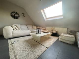 Ruim duplex-appartement te huur te Baasrode met zicht op Schelde en groot zonneterras.Welkom bij deze unieke kans om te wonen in een prachtig...