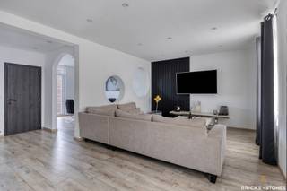 Ruime, gerenoveerde duplex met 3 slaapkamers en parking.Deze duplex is gelegen in het centrum van Burcht, vlakbij de autostrade en de Schelde, en...