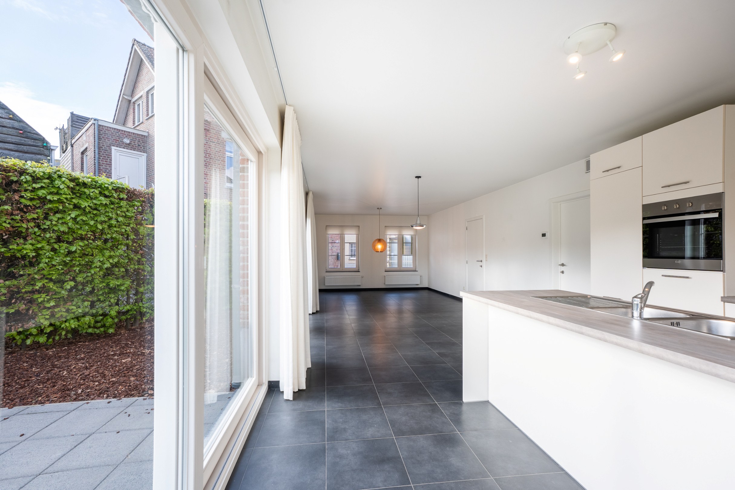 Mooie hoekwoning met 3 slaapkamers en tuin, vlakbij centrum Hulste. - foto 5