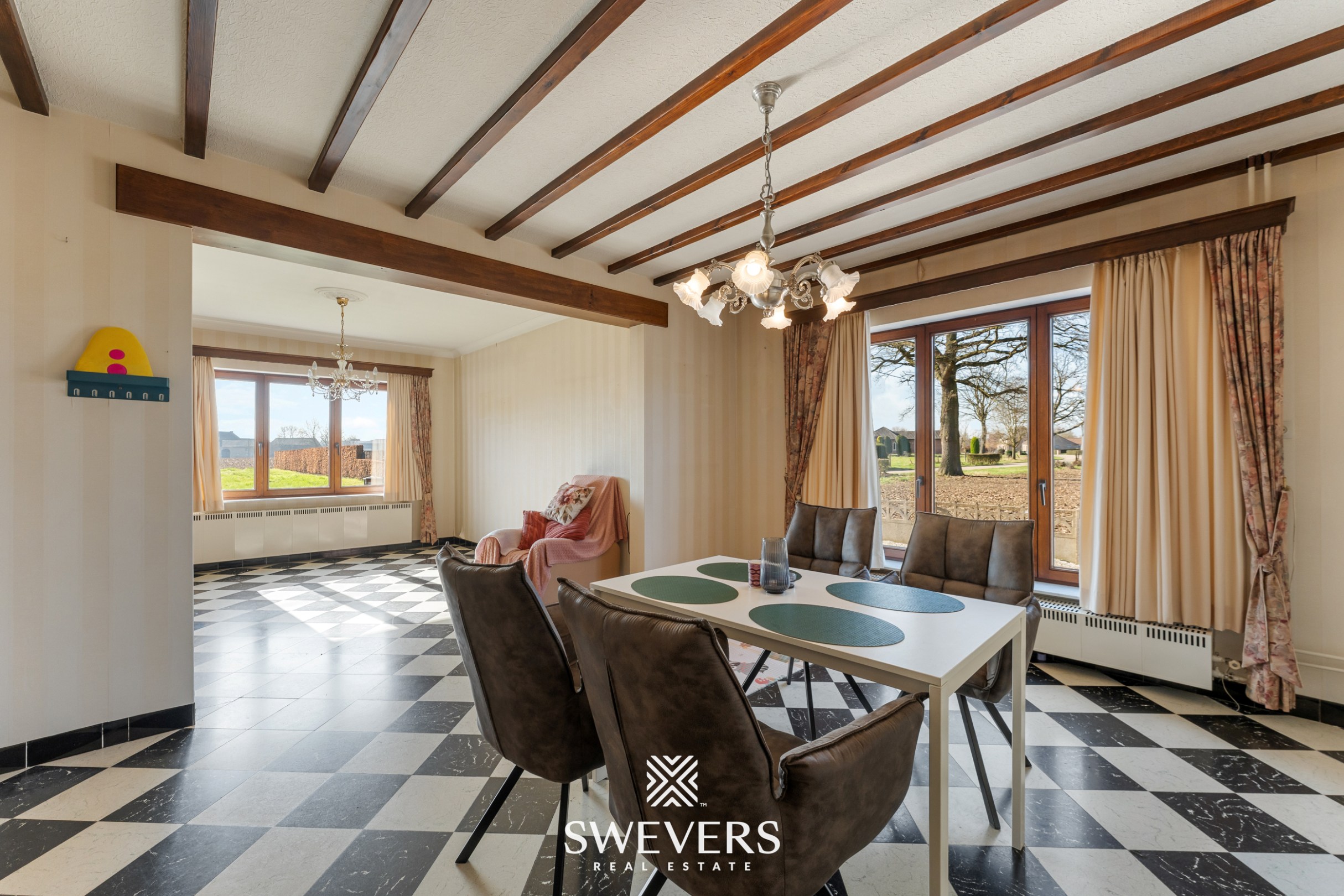 Te renoveren woning met 4 slaapkamers, grote tuin en omliggende velden op rustige ligging nabij centrum Diepenbeek - foto 3