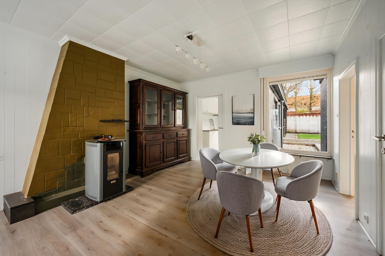Woning met 3 slaapkamers, zolder, garage en tuin met uitweg in Dadizele-centrum - foto 5