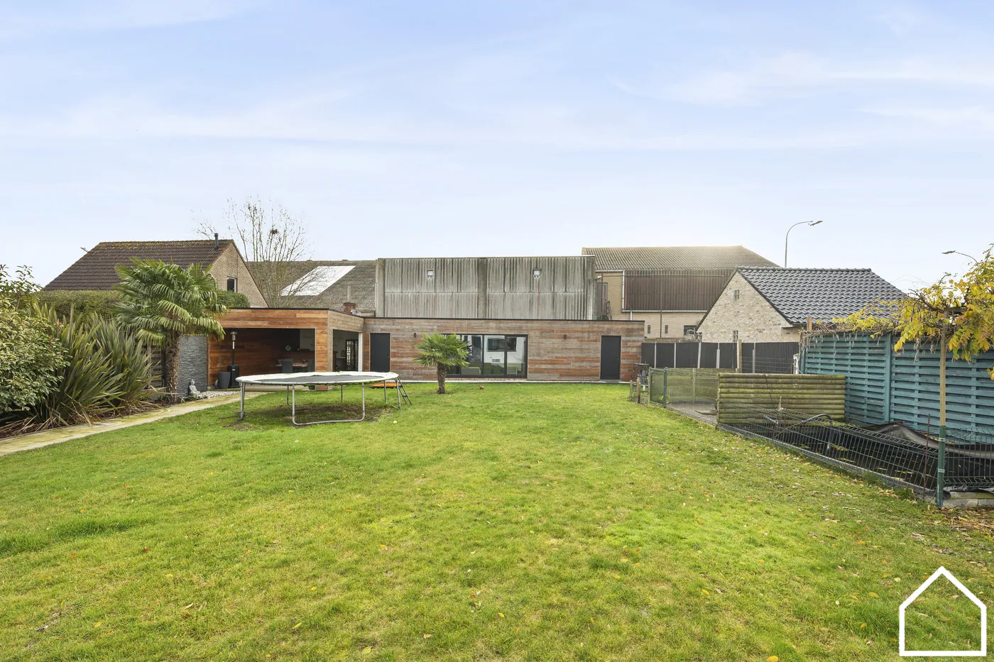 ALLEENSTAANDE WONING MET 3 SLPKS , GARAGE EN TUIN - foto 4