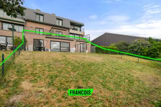 !!BEZOEKDAG OP AFSPRAAK 12/07 13:00-15:30!!Dit charmante en recent gerenoveerde gelijkvloersappartement bevindt zich in de geliefde Duinenweg in...