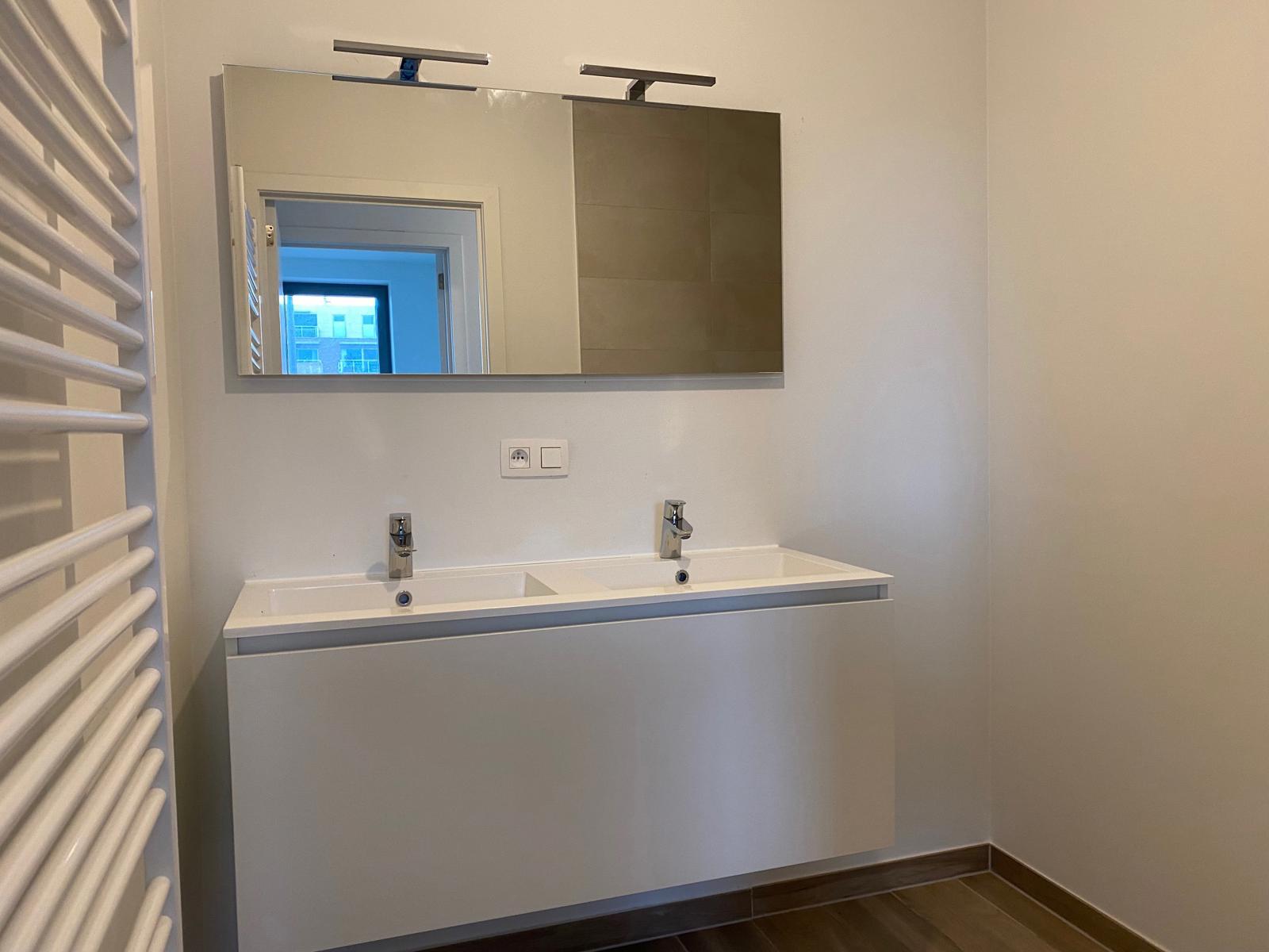 Trendy lichtrijk 2slpk app met leuk terras en ond. berging - foto 4