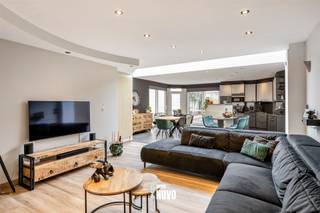 Cette maison confortable, récemment rénovée, avec une superficie totale de 5a28ca est vraiment prête à emménager !La maison spacieuse et bien...