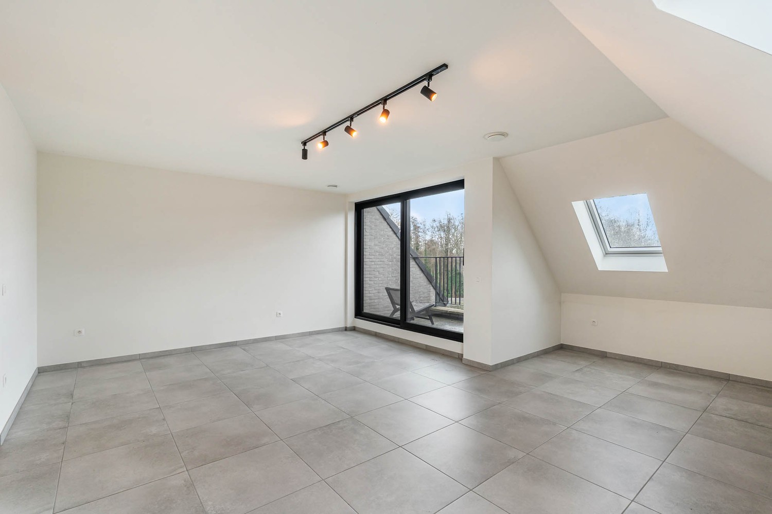 Apartment for sale in Mol with 3 bedrooms - photo 4