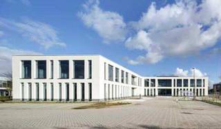 Flexibele kantoorruimtes met mogelijkheid tot opslagruimte in een gezellig gerenoveerd business park op de Leuvensesteenweg. Fitnesscentrum...