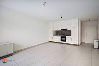 Op een uitstekende locatie in het centrum van Putte bevindt zich dit gelijkvloers appartement met 1 slaapkamer en terras. U bevindt zich hier...