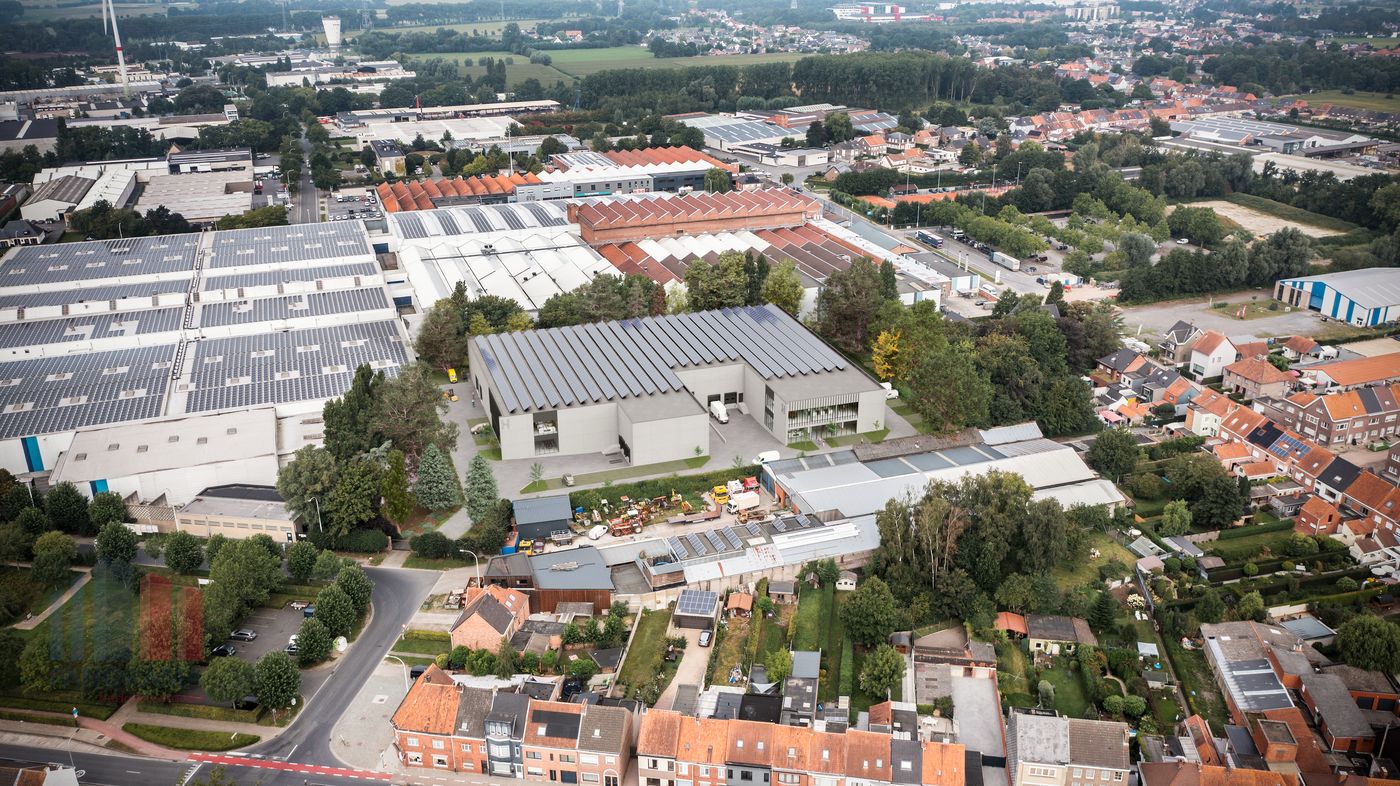 Strategisch gelegen nieuwbouw bedrijfsgebouw te koop te Eeklo - photo 4
