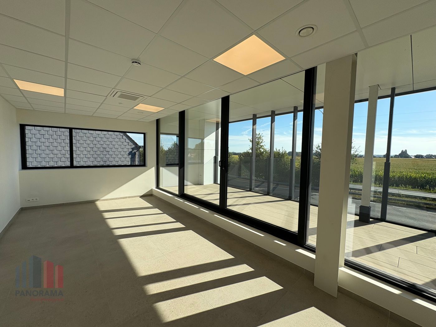 500 m² nieuwbouw kantoor/showroom op unieke zichtlocatie te Oudenaarde - photo 3