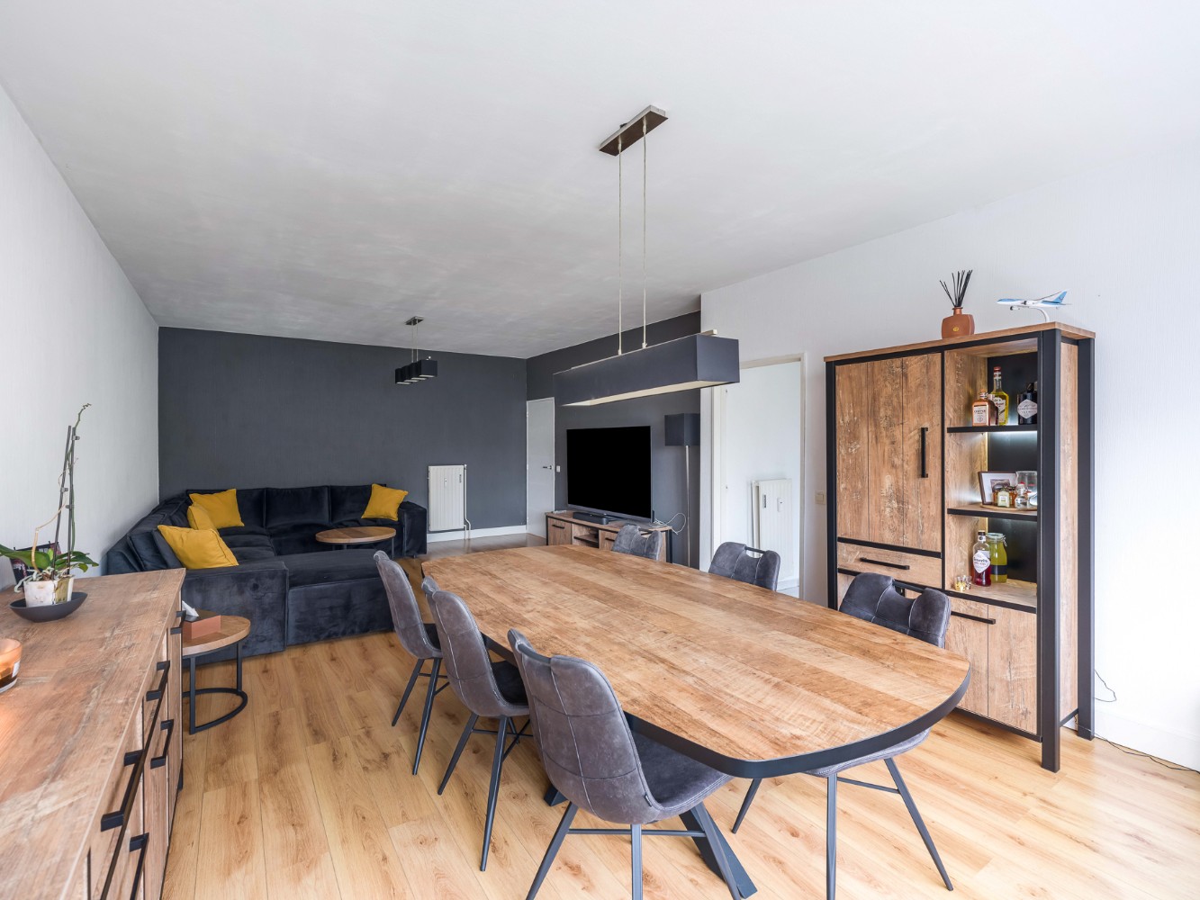 Instapklaar app. op 2e verd. met 2 slpk., terras en garagebox - foto 5