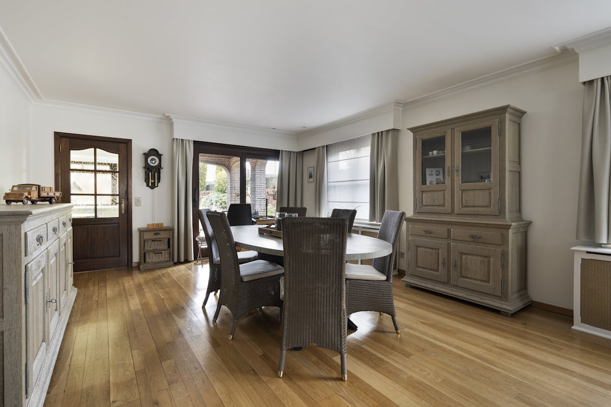 Bungalow bien entretenu et bien situé avec grand garage et grenier - photo 5