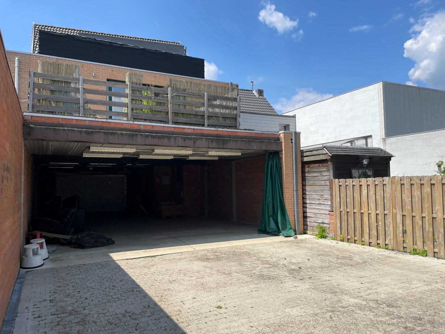 Ruime opslag- en garageruimte met buitenruimte - foto 5