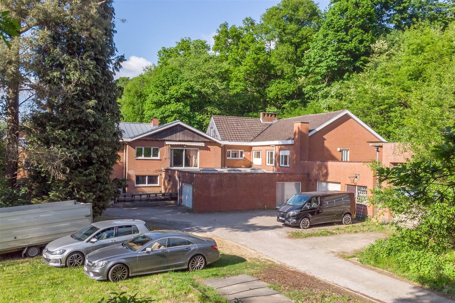 Uitzonderlijk domein met 2 woningen en loods - foto 4