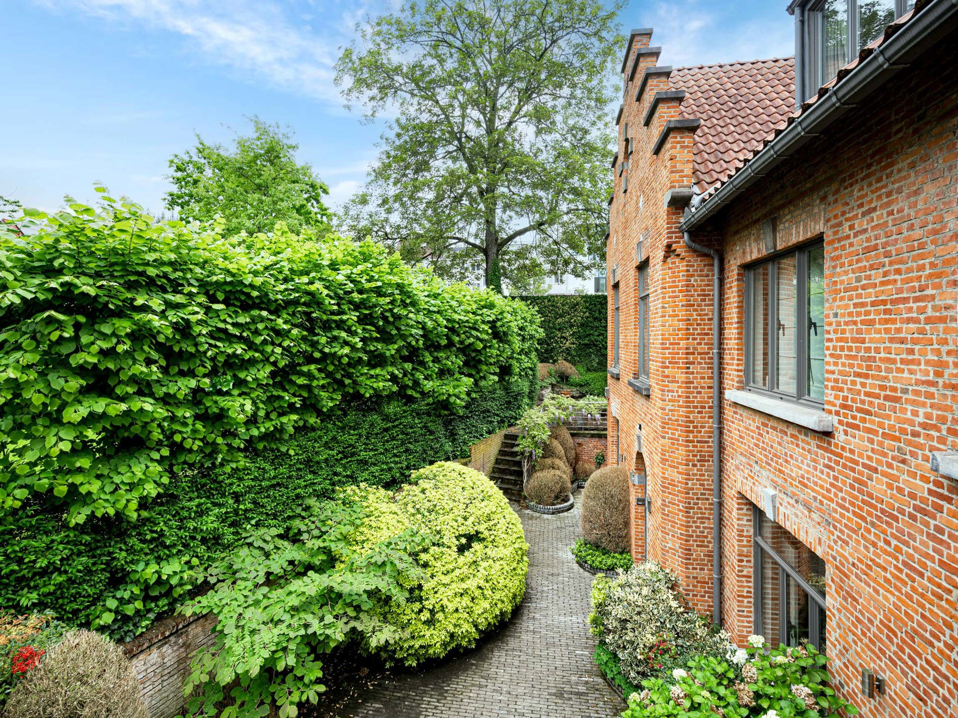 Apartment for sale in Ixelles with 5 bedrooms - photo 2