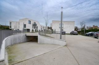 Deze energiezuinige BEN-woning met geïntegreerde geothermie (verwarming én koeling) bevindt zich in een rustige, autovrije en groene wijk. De...