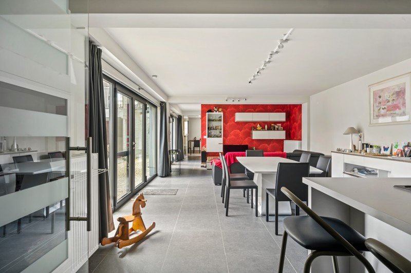 Ruim gelijkvloers appartement (Loft) met 2 slaapkamers en privé-stadstuin in het centrum (aankoop garage én standplaats mogelijk) - foto 5