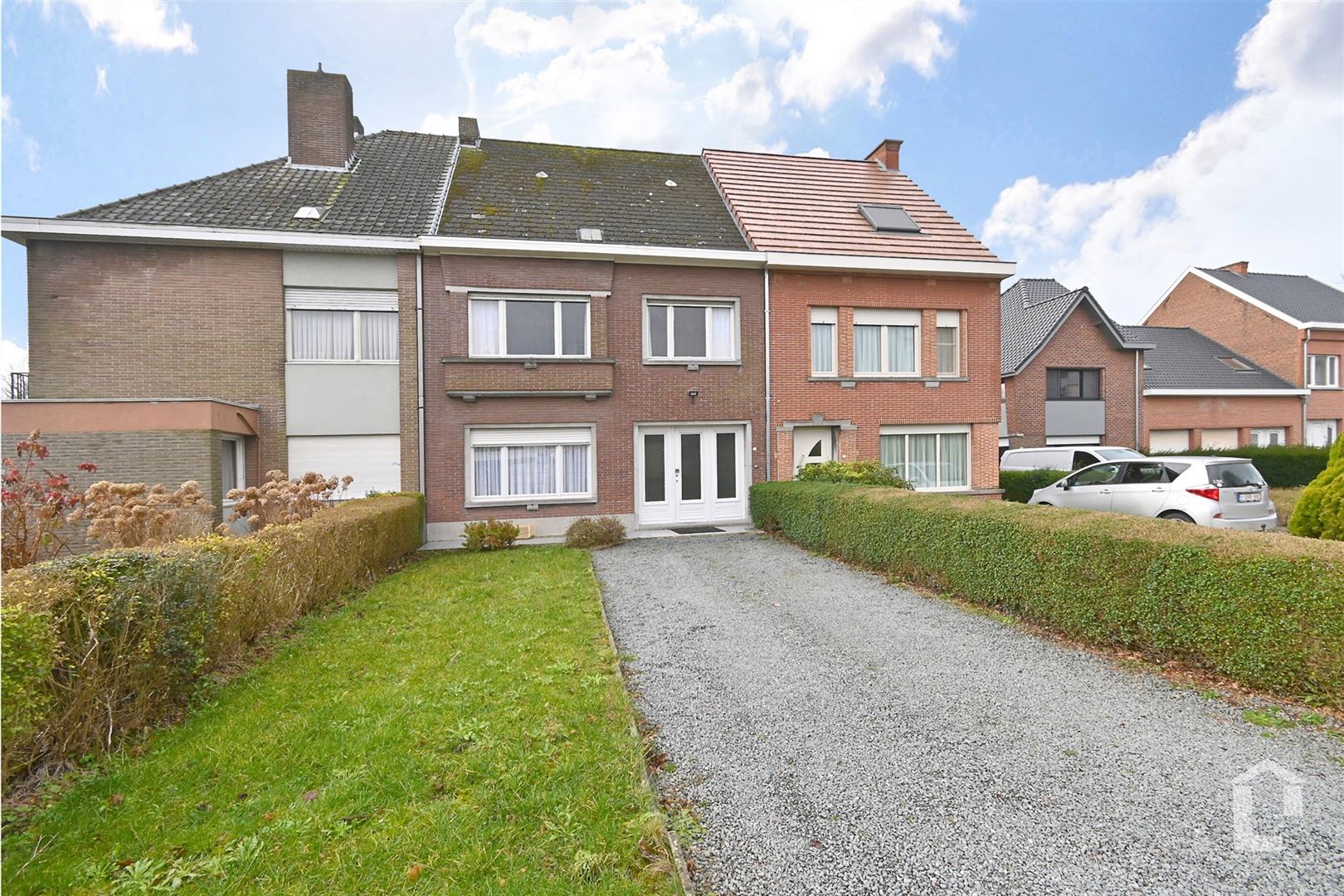 Te renoveren woning met veel potentieel nabij Zottegem - foto 1