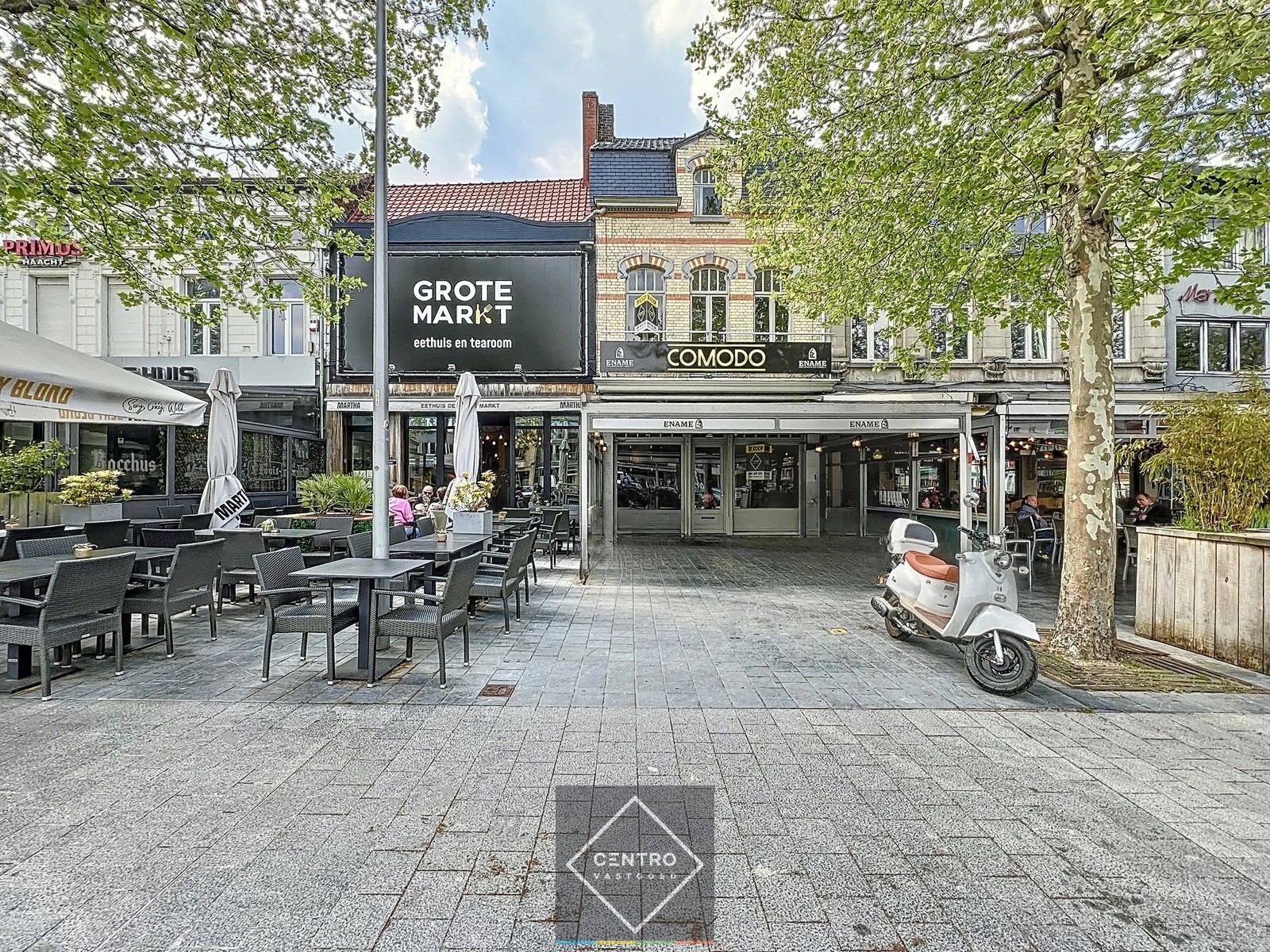 Ruim instapklaar handelspand met te renoveren woning (vroeger café Comodo en ook café Mozart) op de Grote Markt (Izegem) ! - photo 3